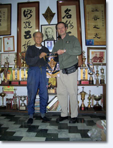 Markus Schüssler im Dezember 2003 mit Taipei Lo-Man Kam